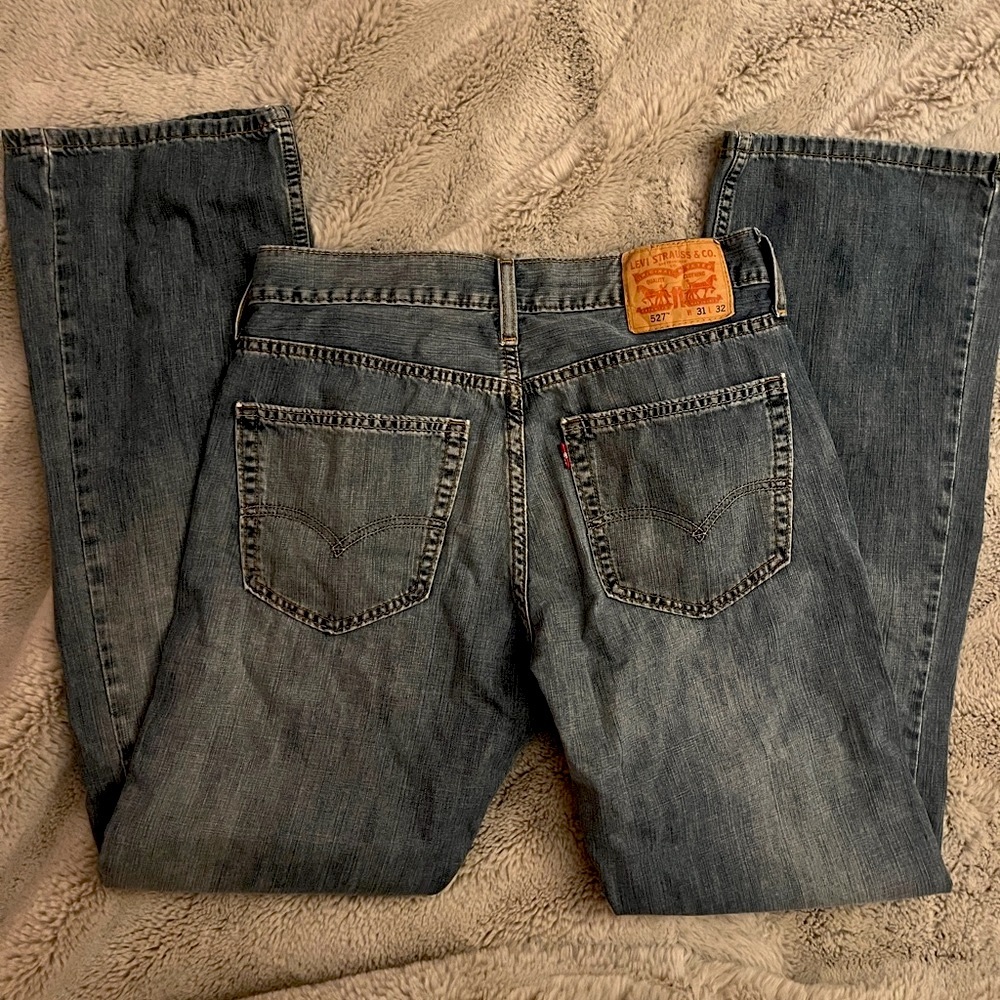 27/28 acid wash Levi’s